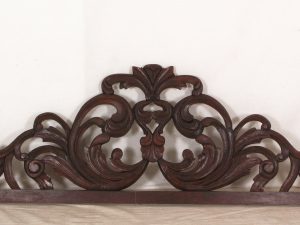 Κεφαλαρι ξυλογλυπτο αετωμα 1.95x0.70cm σκουρο ξυλο