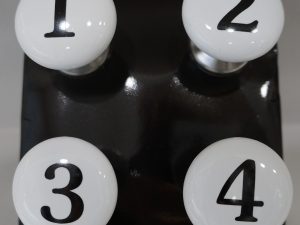 Πομολα κεραμικα με αριθμους λευκο/μαυρο S/4