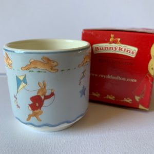 ROYAL DOULTON ΠΟΡΣΕΛΑΝΙΝΗ ΑΥΓΟΘΗΚΗ ΓΑΛΑΖΙΑ ΜΕ ΚΟΥΝΕΛΑΚΙΑ 