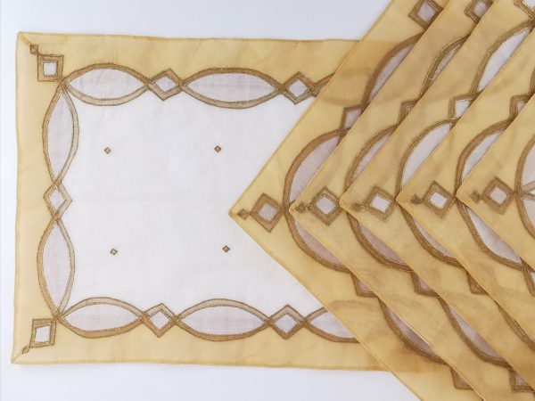 Σουπλά  σετ των 6 100% Cotton σε μελί-λευκό  χρώμα. 50x35cm. oikos15