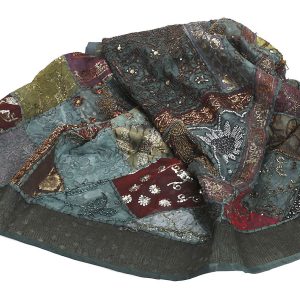 Πανό Κεντιμένο με δάφορες χάντρες -πολύχρωμο . 147x240cm. oikos340